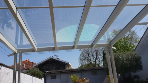 fabrication d'une pergola, toiture en verre